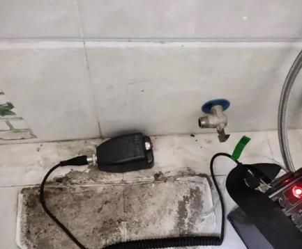 上街屋顶漏水维修公司分享下卫生间漏水的危害及解决方法